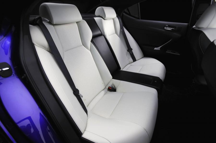  Lexus IS-F 2010 года  (фото 110 из 140)